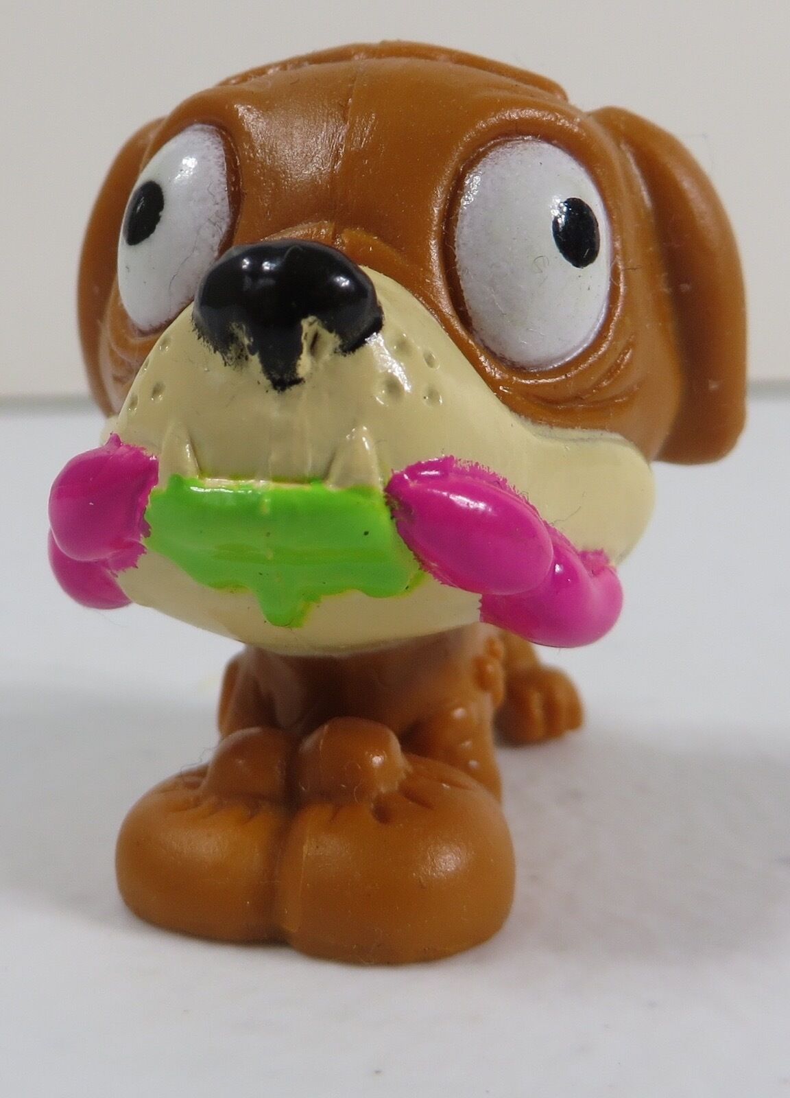 The Ugglys Pet Shop Series 1 Smelly Bum Boxer 030 Brown Moose Toys